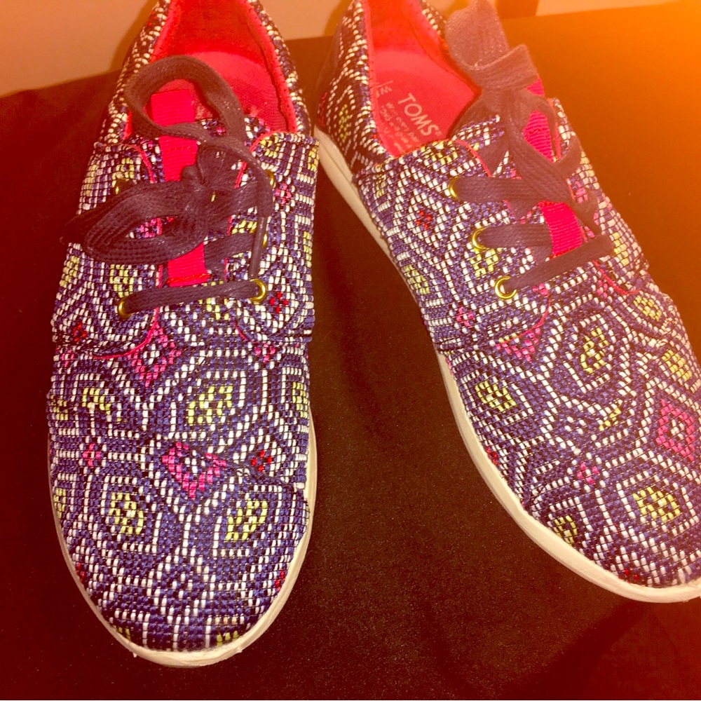 Authentic Tom’s sneakers size 38